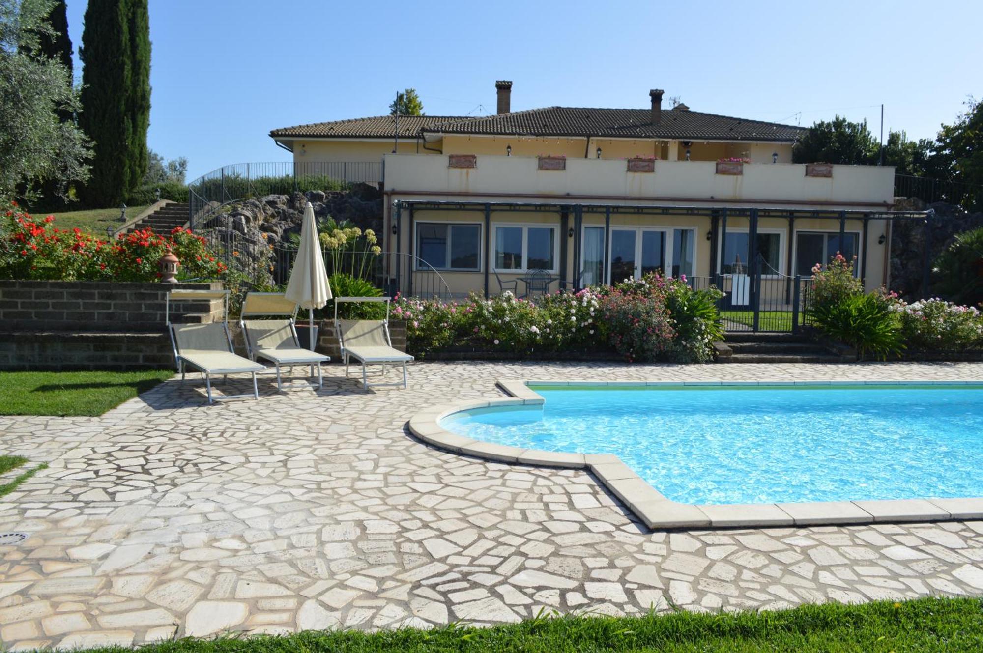 Villa Collebelvedere - Near Rome With Home Restaurant Fara in Sabina Εξωτερικό φωτογραφία