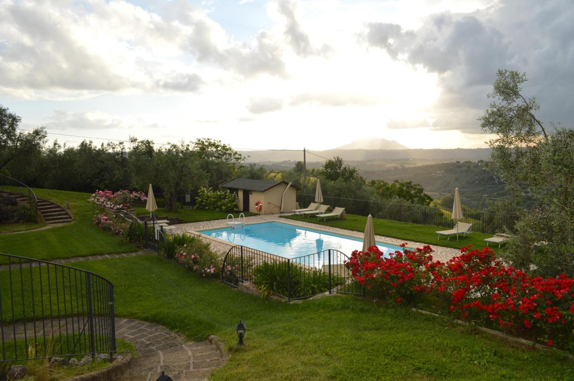 Villa Collebelvedere - Near Rome With Home Restaurant Fara in Sabina Εξωτερικό φωτογραφία