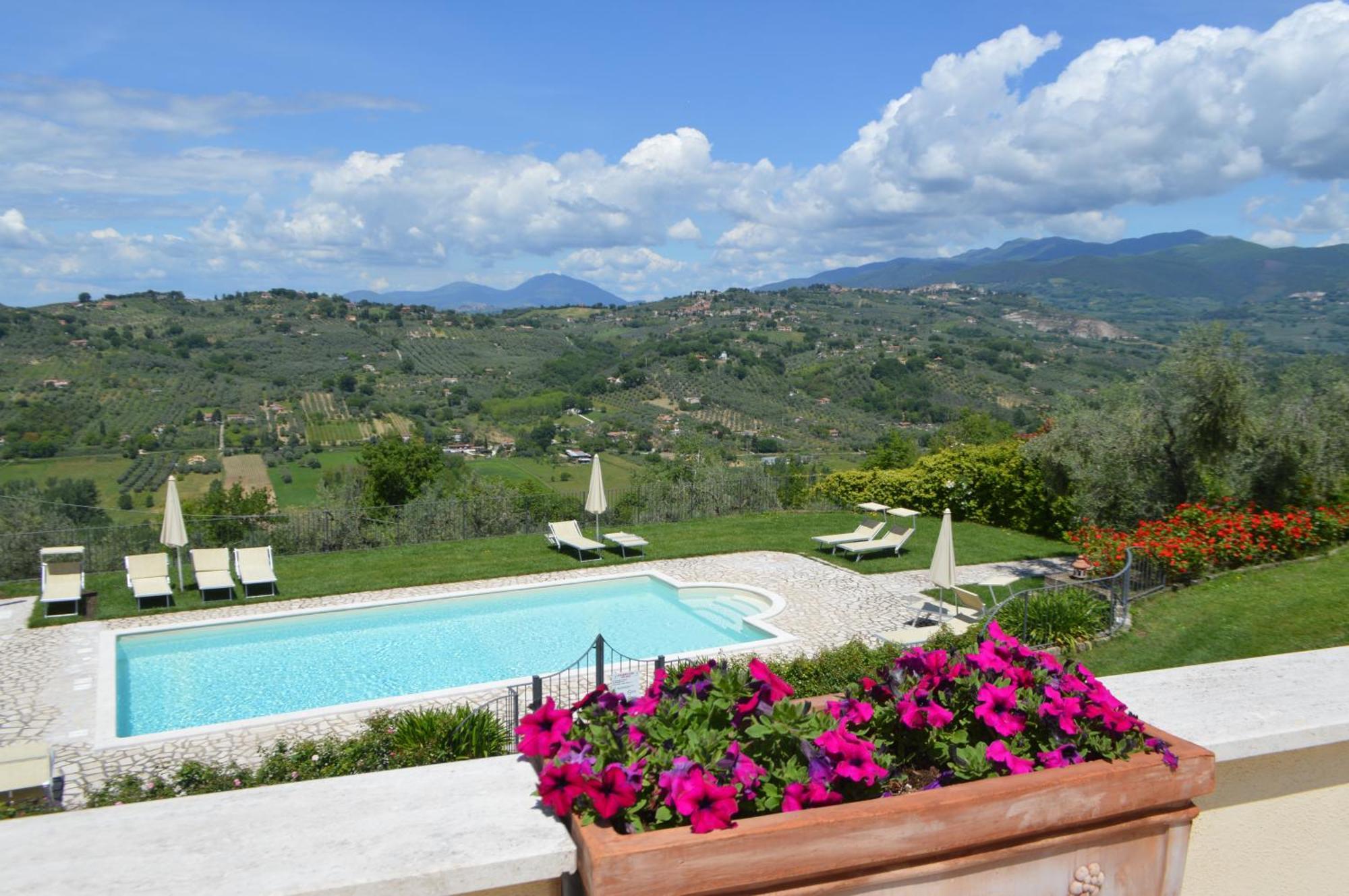 Villa Collebelvedere - Near Rome With Home Restaurant Fara in Sabina Εξωτερικό φωτογραφία